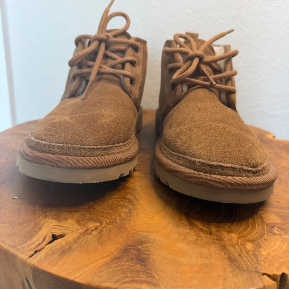 UGG Neumel Chukka Boots‎ Chestnut Women’s sz 6
